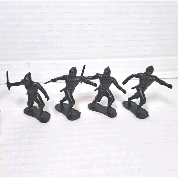 Lot of 10 Vtg Plastic Toy Ninjas Petalo Greek Black & White Plastic Toys Toy - Picture 3 of 3